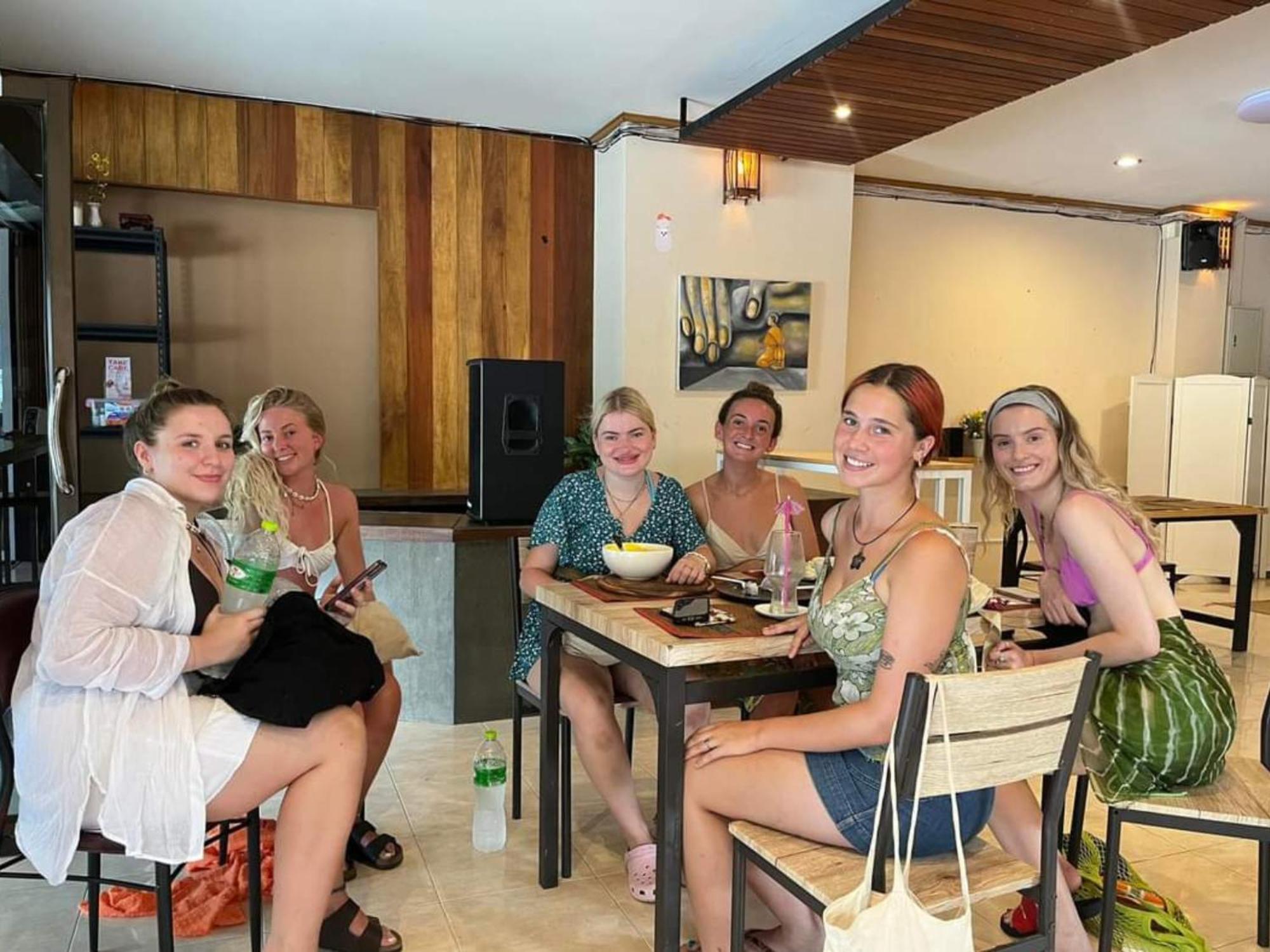 Alpha Hostel Cafe&Bar Ban Khlong Yai Ngoại thất bức ảnh
